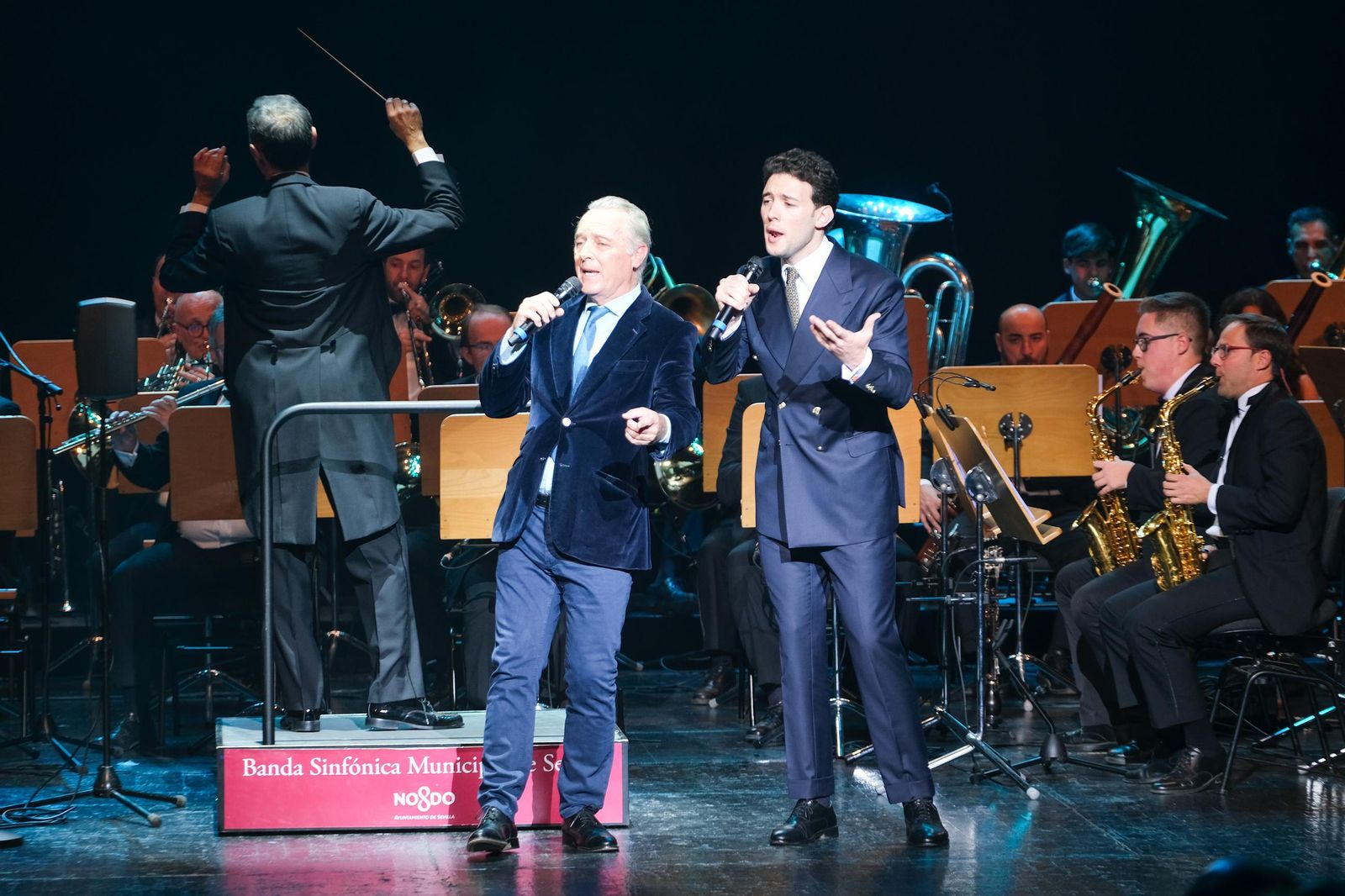 Imágenes del espectáculo Así canta nuestra tierra en Navidad, de la Fundación Cajasol y Alalá