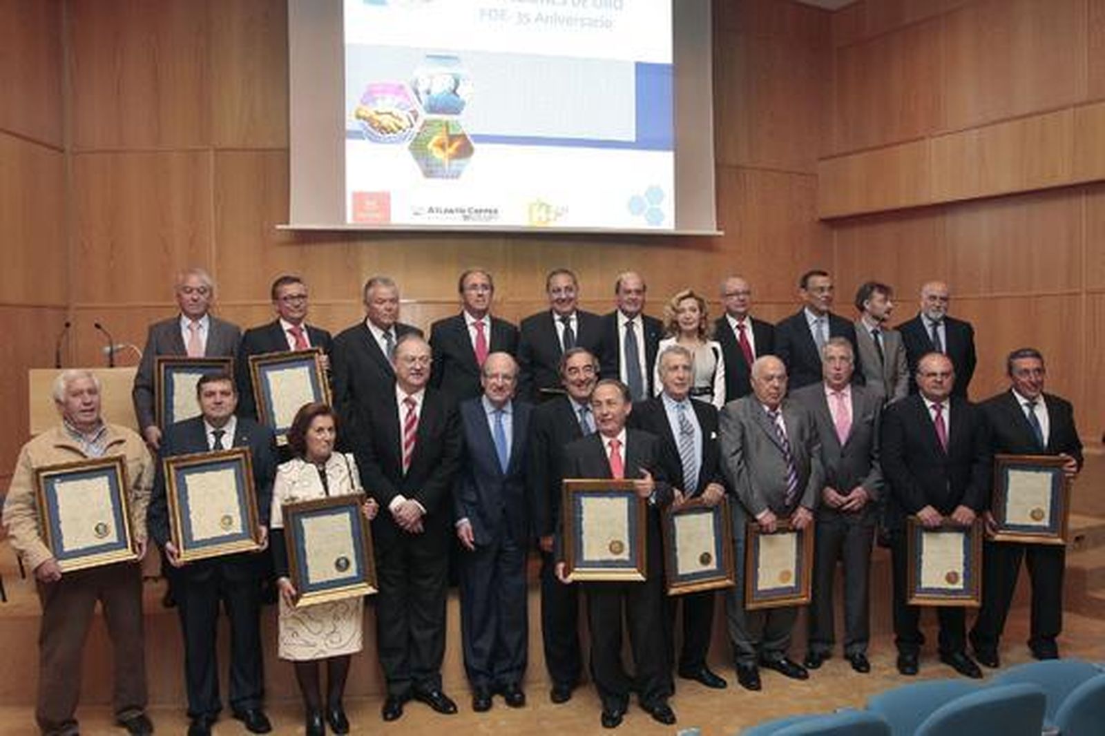 Foto de grupo de los premiados.  Foto: Paqui Segarra