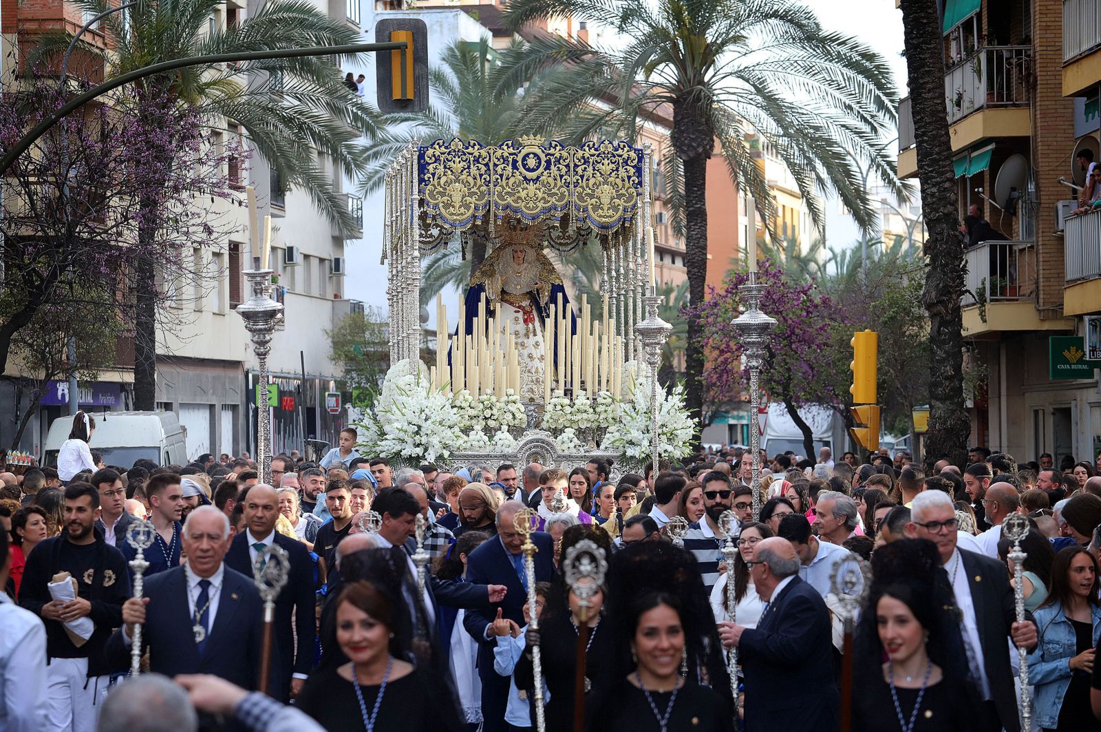Imágenes de la procesión de la Virgen de los Dolores por Las Colonias