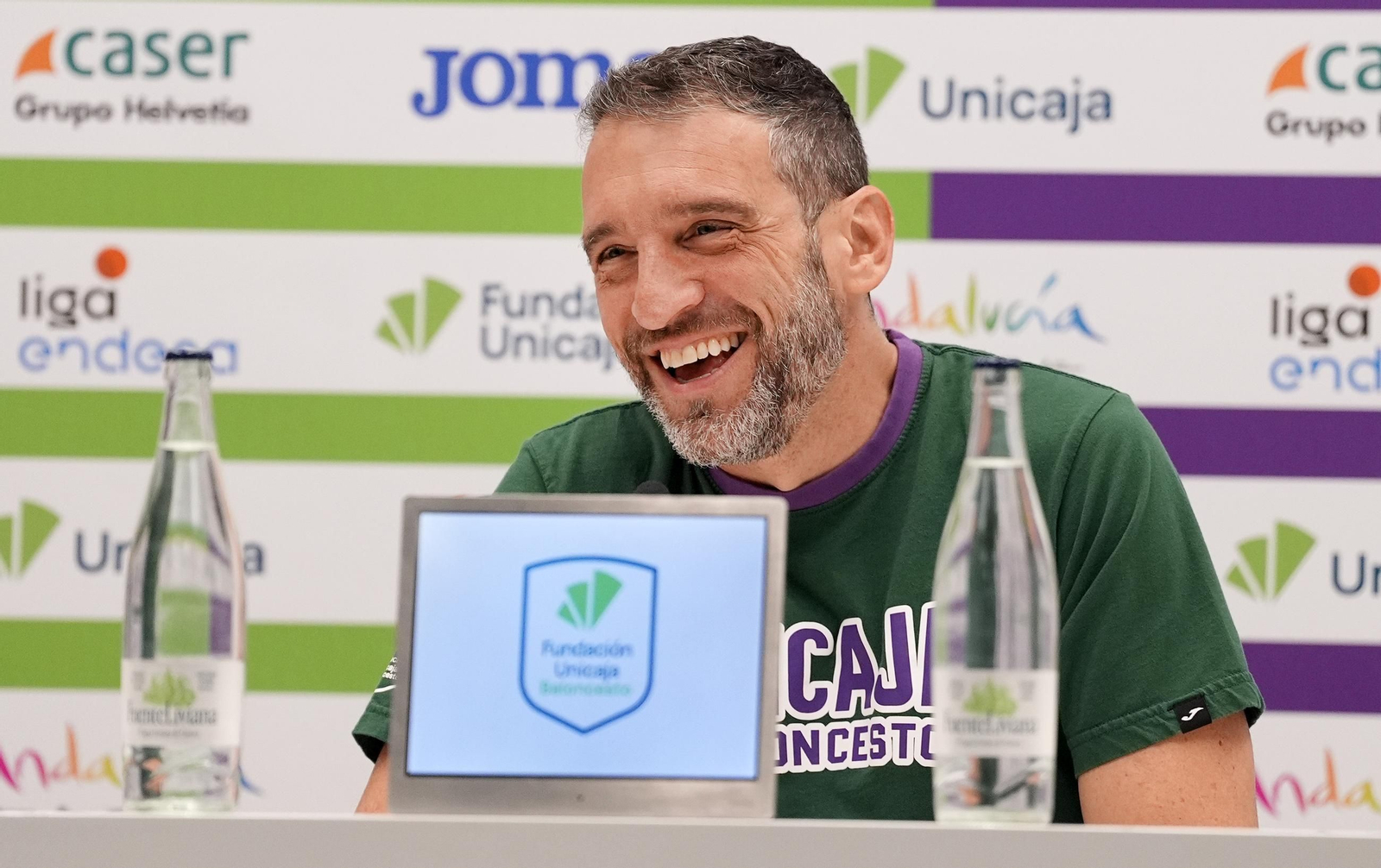 Ibon Navarro, en la rueda de prensa previa a viajar a Coruña