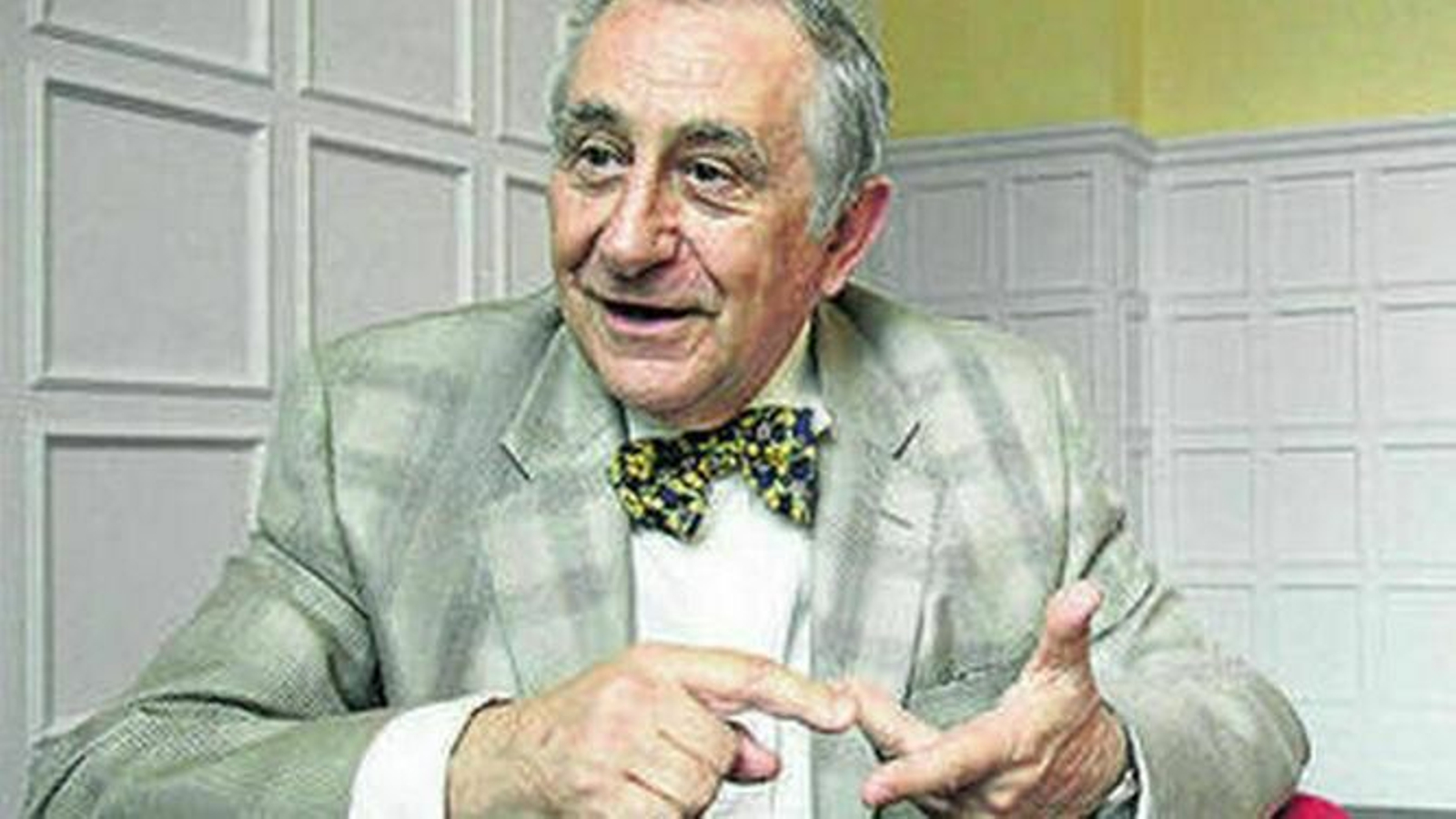 El diplomático Inocencio Arias, que abre este jueves el ciclo de conferencias España a Debate, en Tomares.