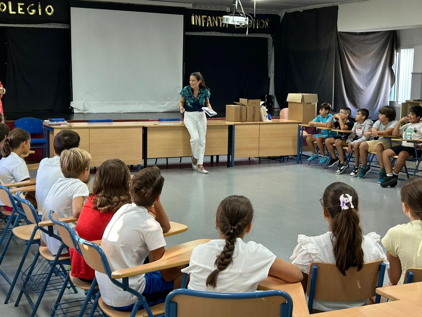 Entrega de las agendas de Aminer.