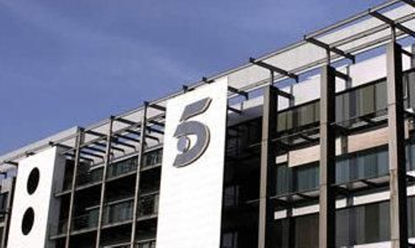 T-5, máximo común divisor; Cuatro, mínimo común múltiplo