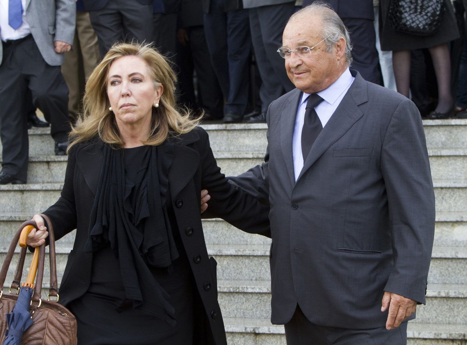 En el sepelio de su hermano Juan Pedro, en abril de 2011.