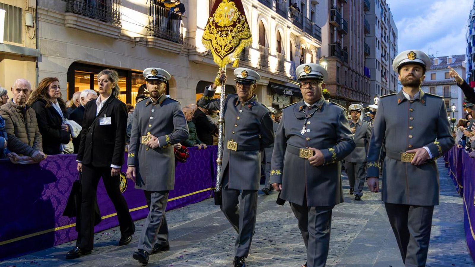 Los jiennenses se recrean con la cofradía de los Estudiantes un nuevo Lunes Santo