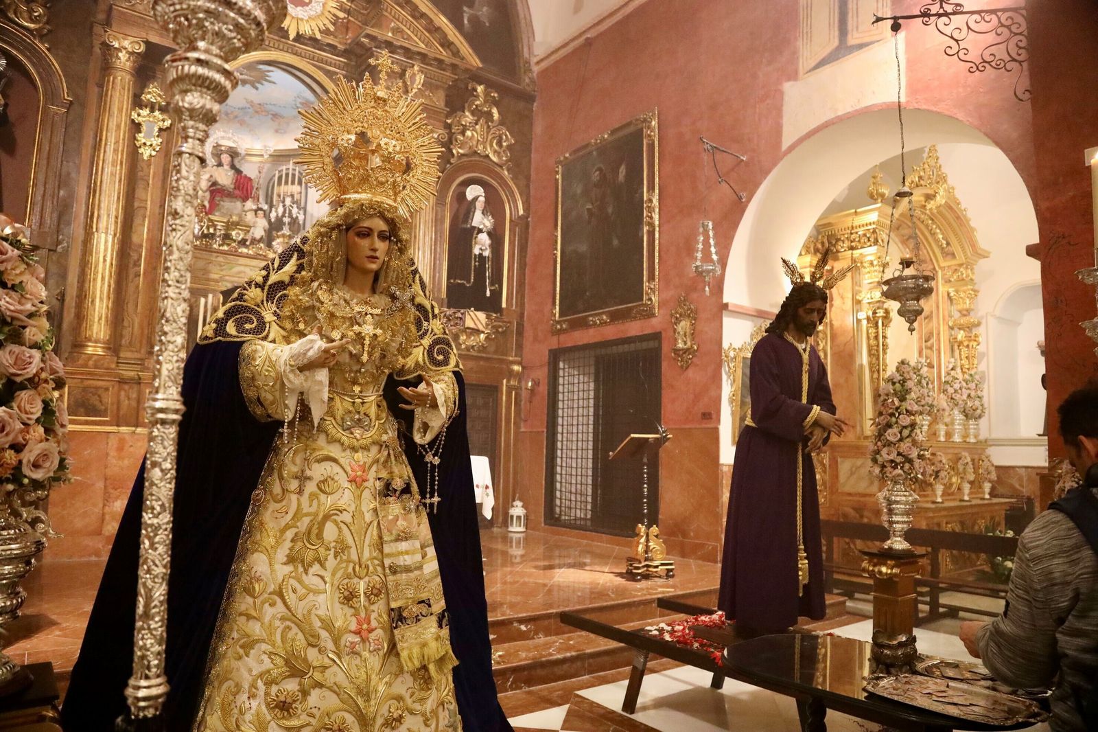 Las imágenes de Dulce Nombre, que sacrificó su estación de penitencia en Málaga