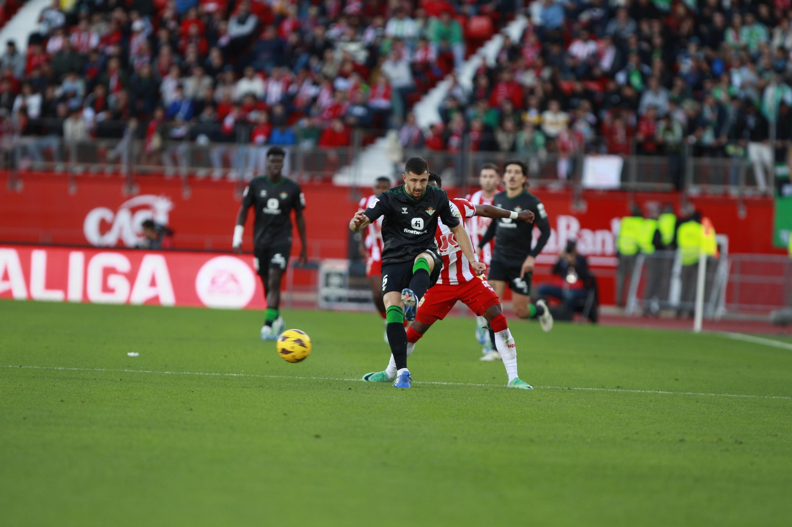 Imágenes del partido de fútbol U.D. Almería-Real Betis Balompié