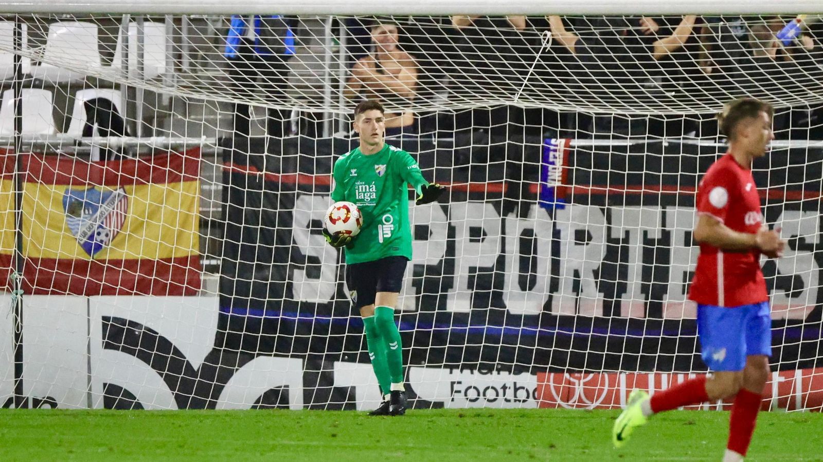 Las fotos del CD Estepona - Málaga CF de Copa del Rey