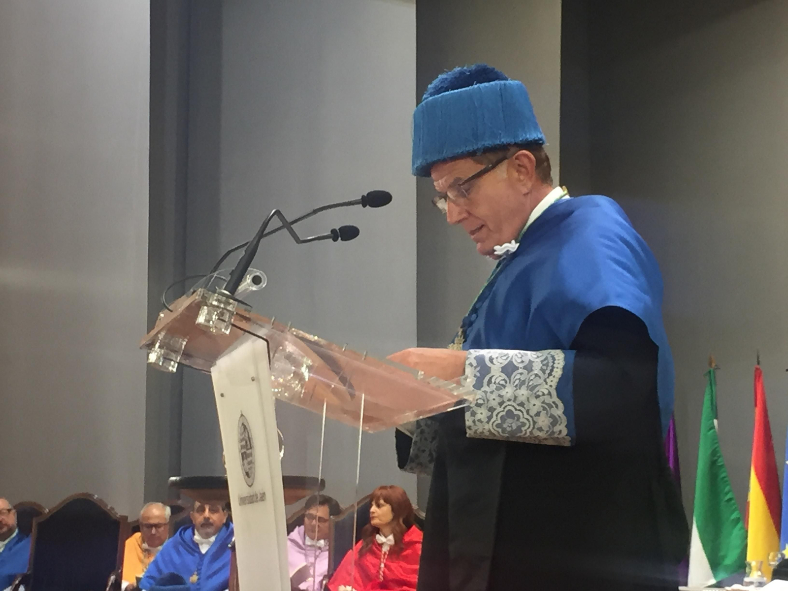 Antonio Pascual, investido doctor honoris causa por la Universidad de Jaén