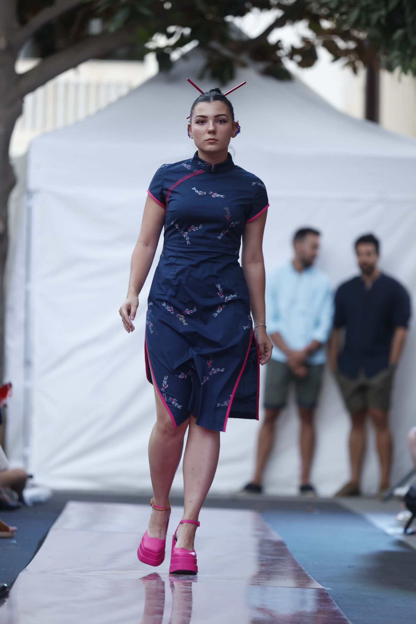Las imágenes del Desfile de Jóvenes Diseñadores en la Plaza de la Magdalena