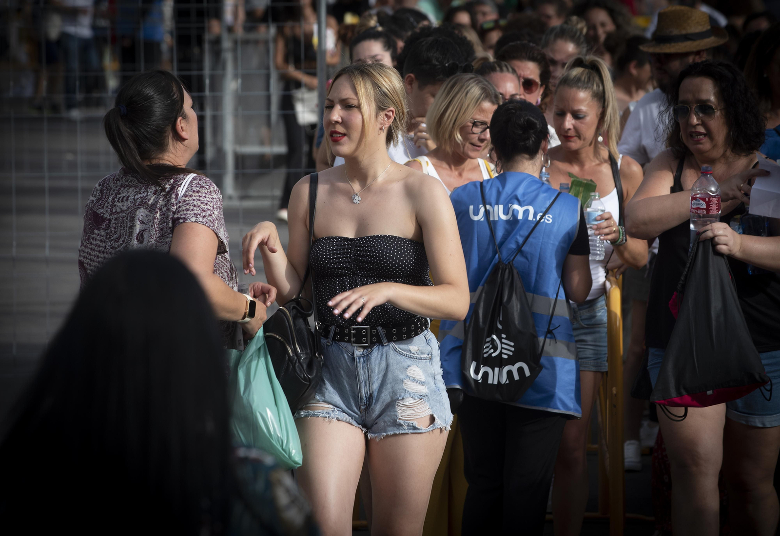 Las imágenes del ambiente en la entrada del concierto de Alejandro Sanz Las imágenes del ambiente en la entrada del concierto de Alejandro Sanz