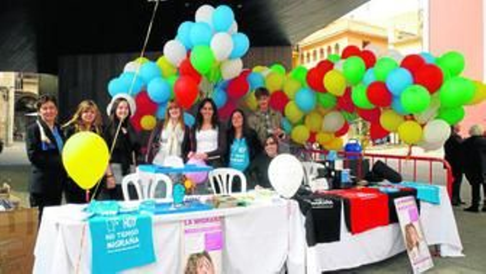 Los miembros de la Asociación Española de Pacientes con Cefaleas colaboran en las campañas informativas para dar a conocer los diferentes tipos de dolor de cabeza que existen.