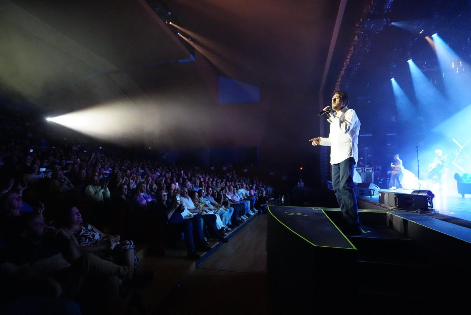 El concierto de Manolo García en el teatro El Silo de Pozoblanco, en fotografías