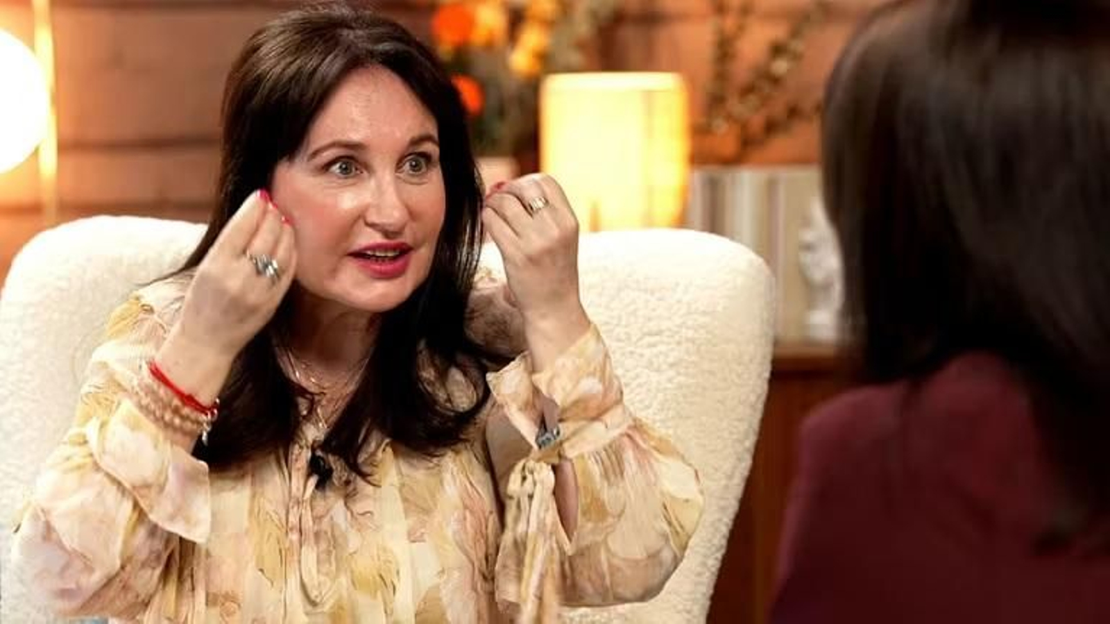 Mari Ángeles, la madre de Omar Montes, ha contado con pelos y señales el bullying que sufrió su hijo en el colegio.