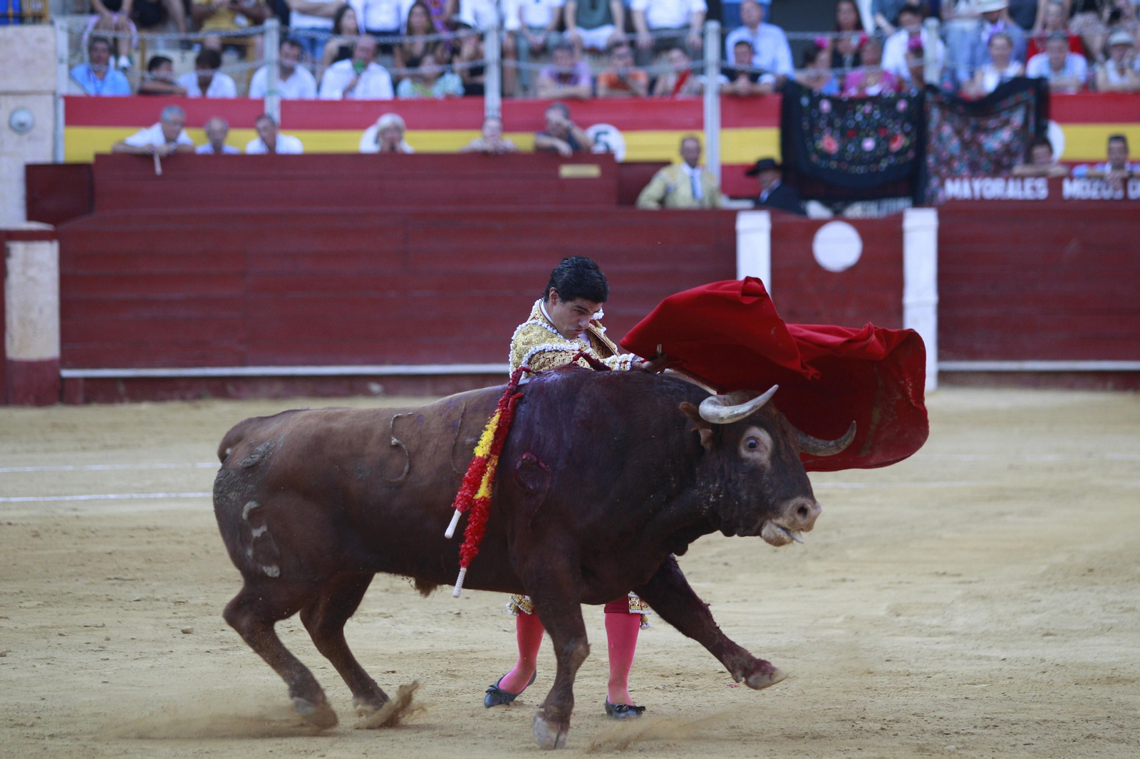Triunfo del diestro Emilio de Justo en la Corrida de Toros de la Feria de Almería 2023