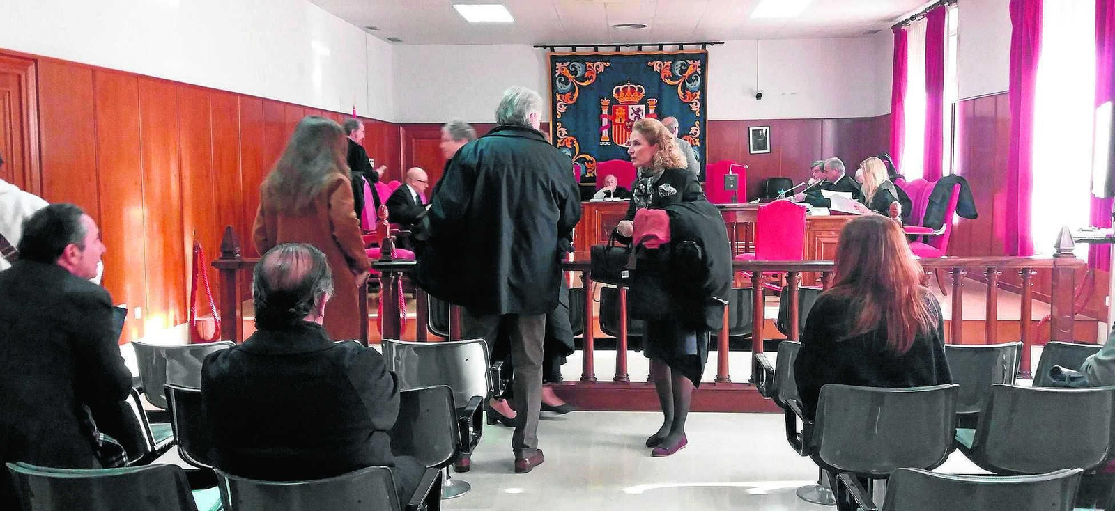 Momentos a la celebración de la sesión, que tuvo lugar ayer en la Audiencia Provincial de Cádiz.