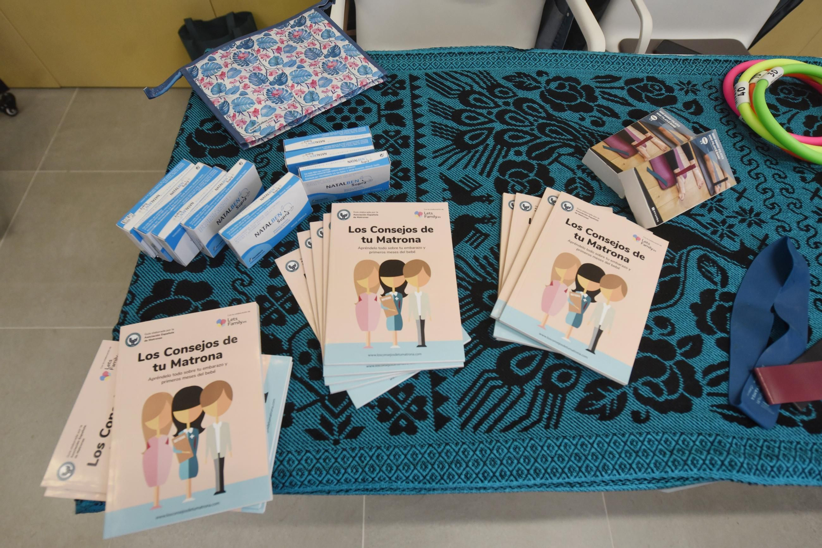 Córdoba celebra el Día de la Matrona con una sesión de 'belly painting'