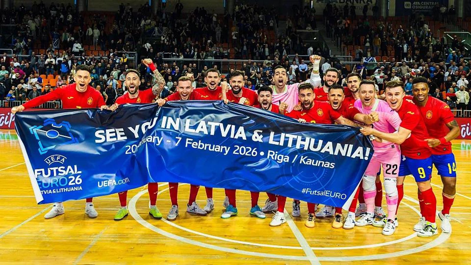 La selección española celebra su billete para el Europeo 2026.