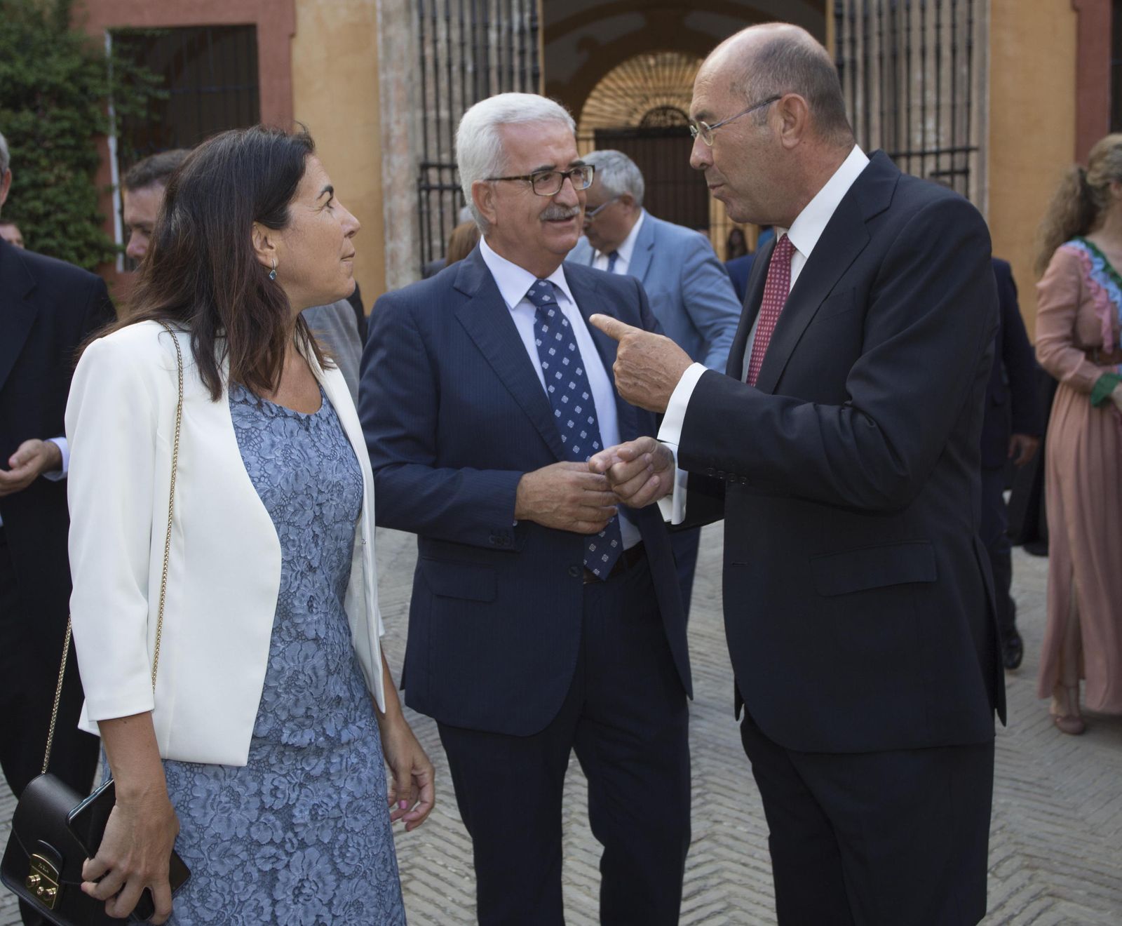 María Jesús Almazor, Manuel Jiménez Barrios y Francisco Ferraro.
