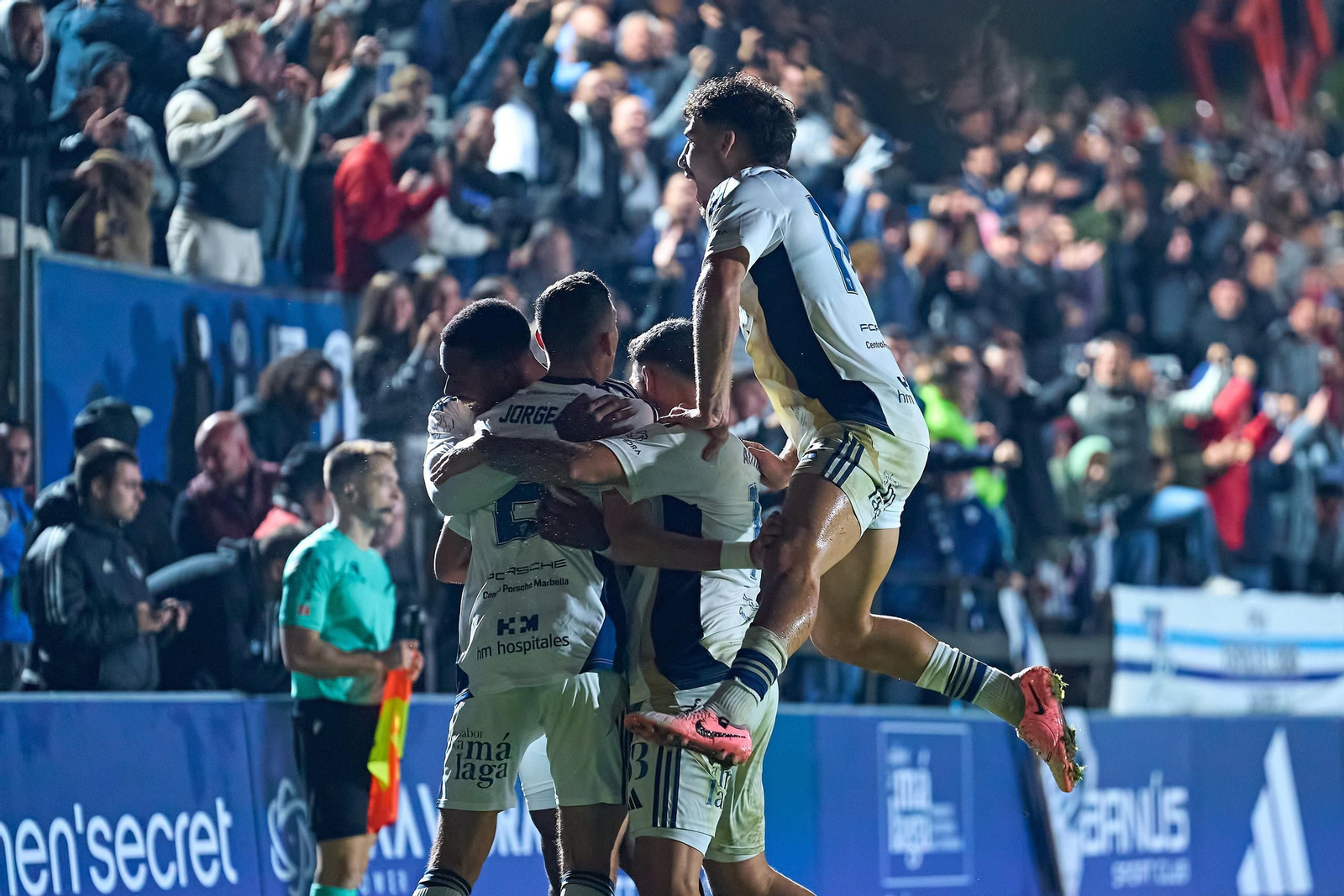 El Marbella celebra el gol que dio el acceso.
