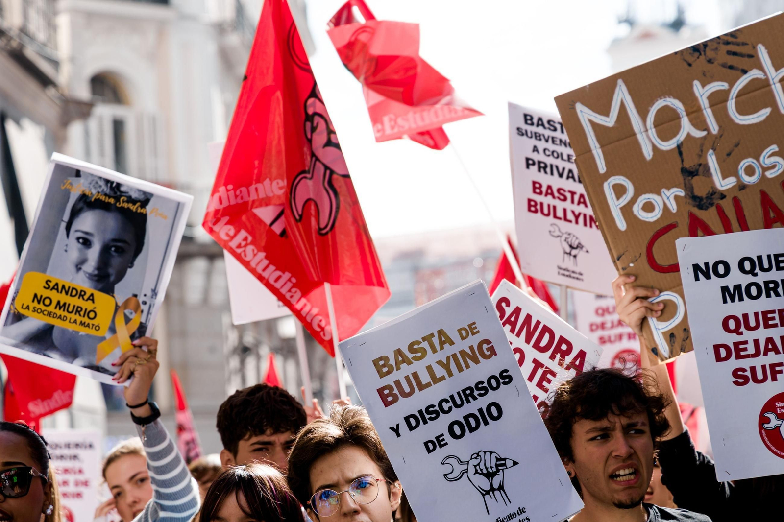 Las manifestaciones estudiantiles alzan su voz contra el 'bullying' a lo largo y ancho de España