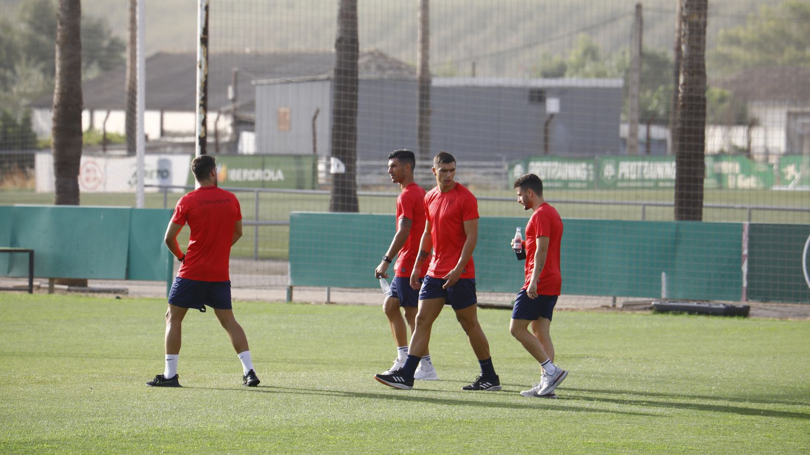 Los lesionados José Alonso, Willy Ledesma, Adrián Fuentes y Ekaitz llegando a la Ciudad Deportiva.