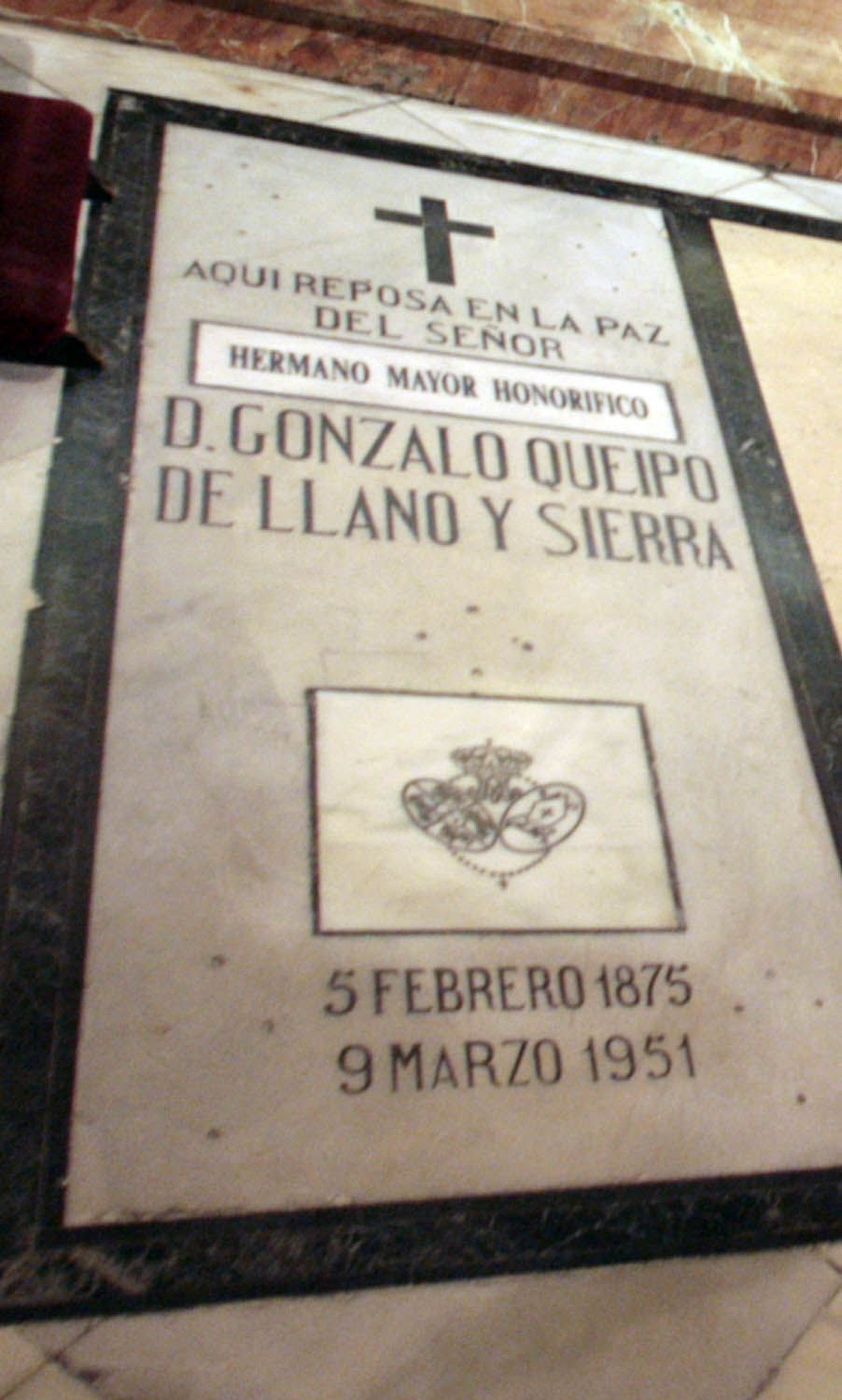 Tumba de Queipo de Llano en la Basílica de la Macarena.