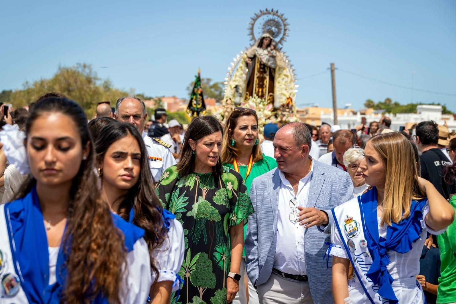 Las imágenes de la procesión marítima de la Virgen del Carmen de Gallineras en San Fernando