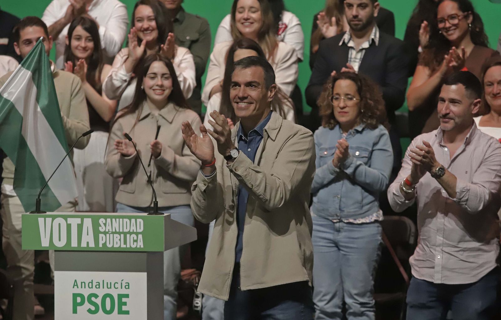 Fotos del mitin del PSOE con Pedro Sánchez y María Jesús Montero en La ...
