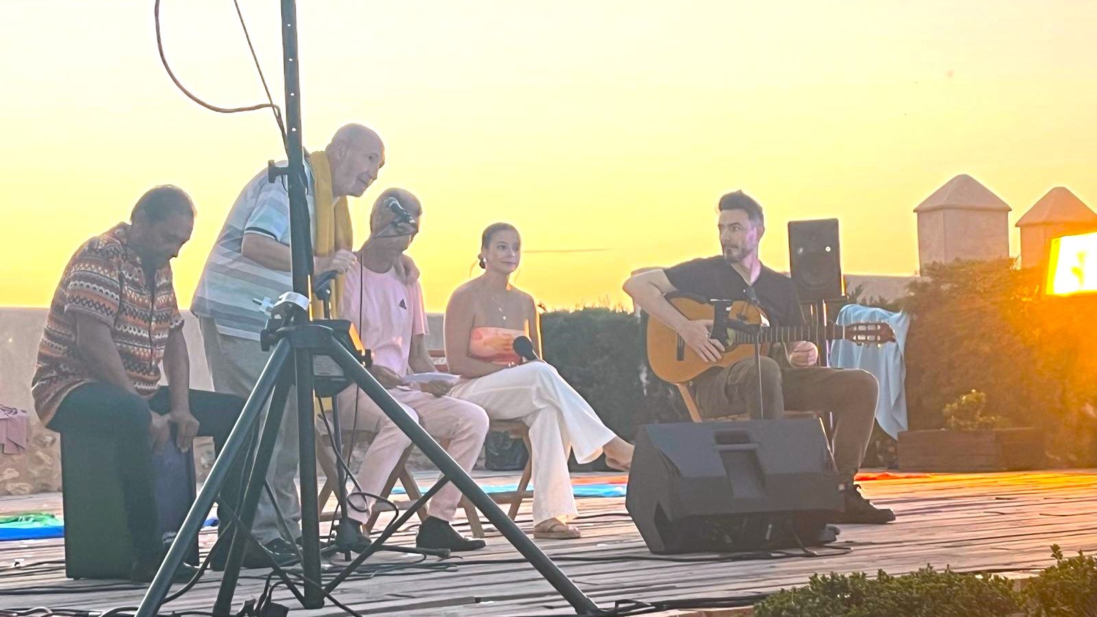 El Potito, Mar Hernández y Francis Hernández, antes de su actuación.
