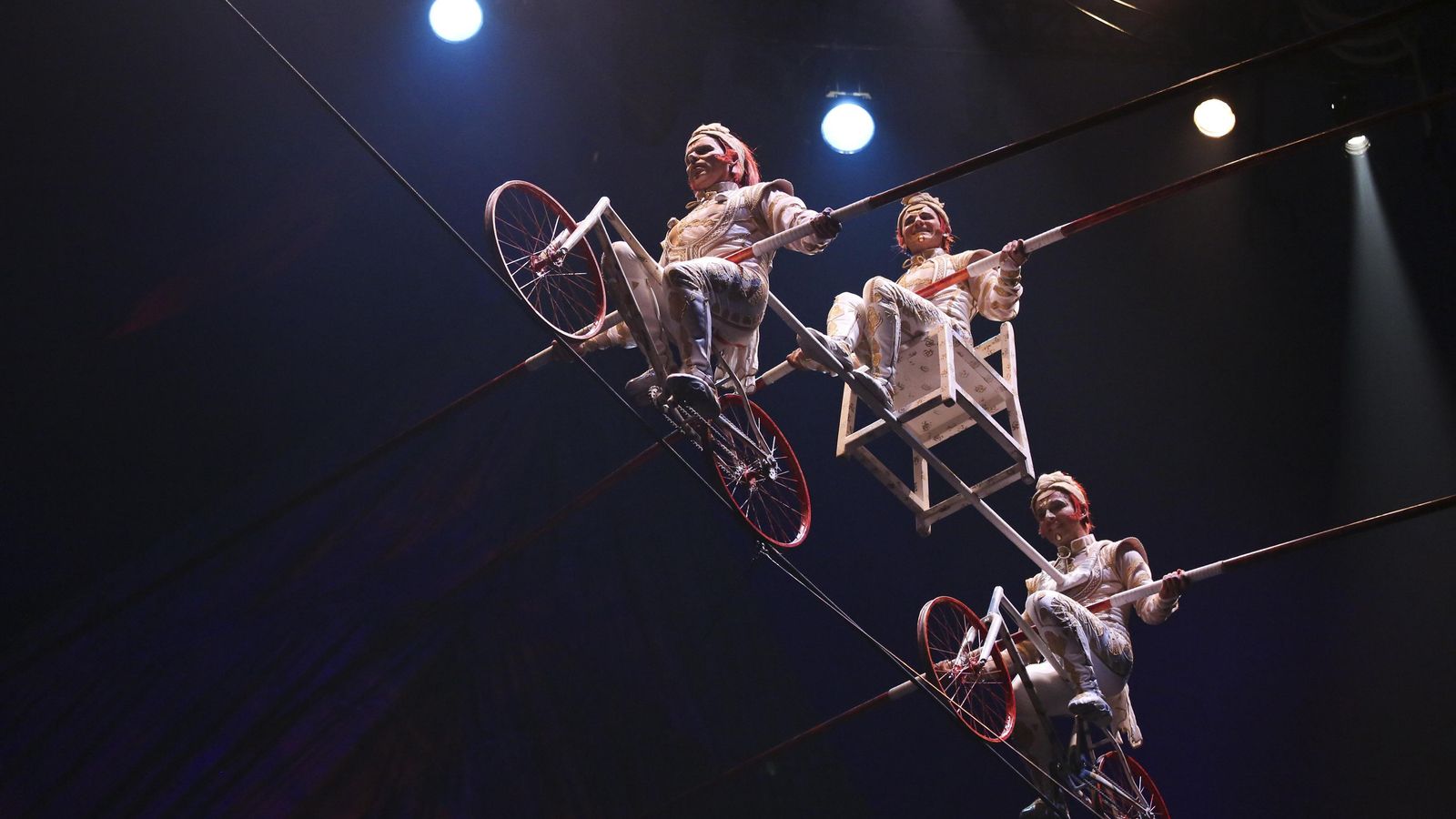 Kooza ' reinventa la esencia más reconocible del arte circense.