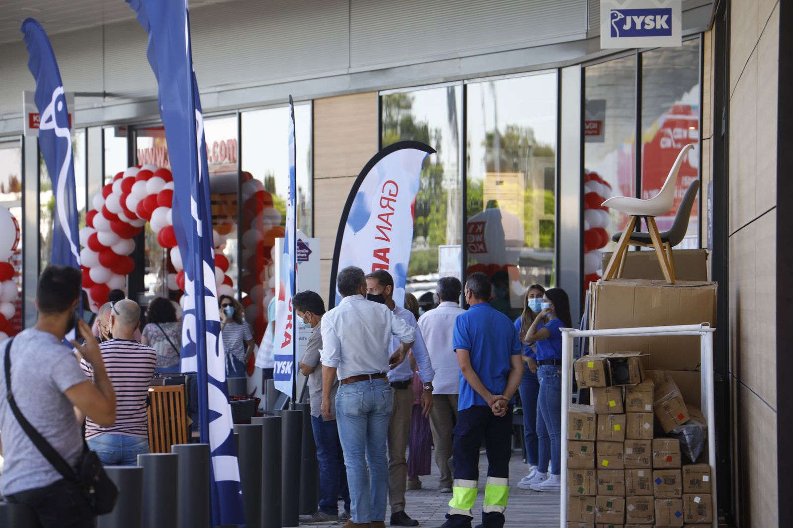 Día de apertura en el parque comercial Los Patios de Azahara de Córdoba, en imágenes