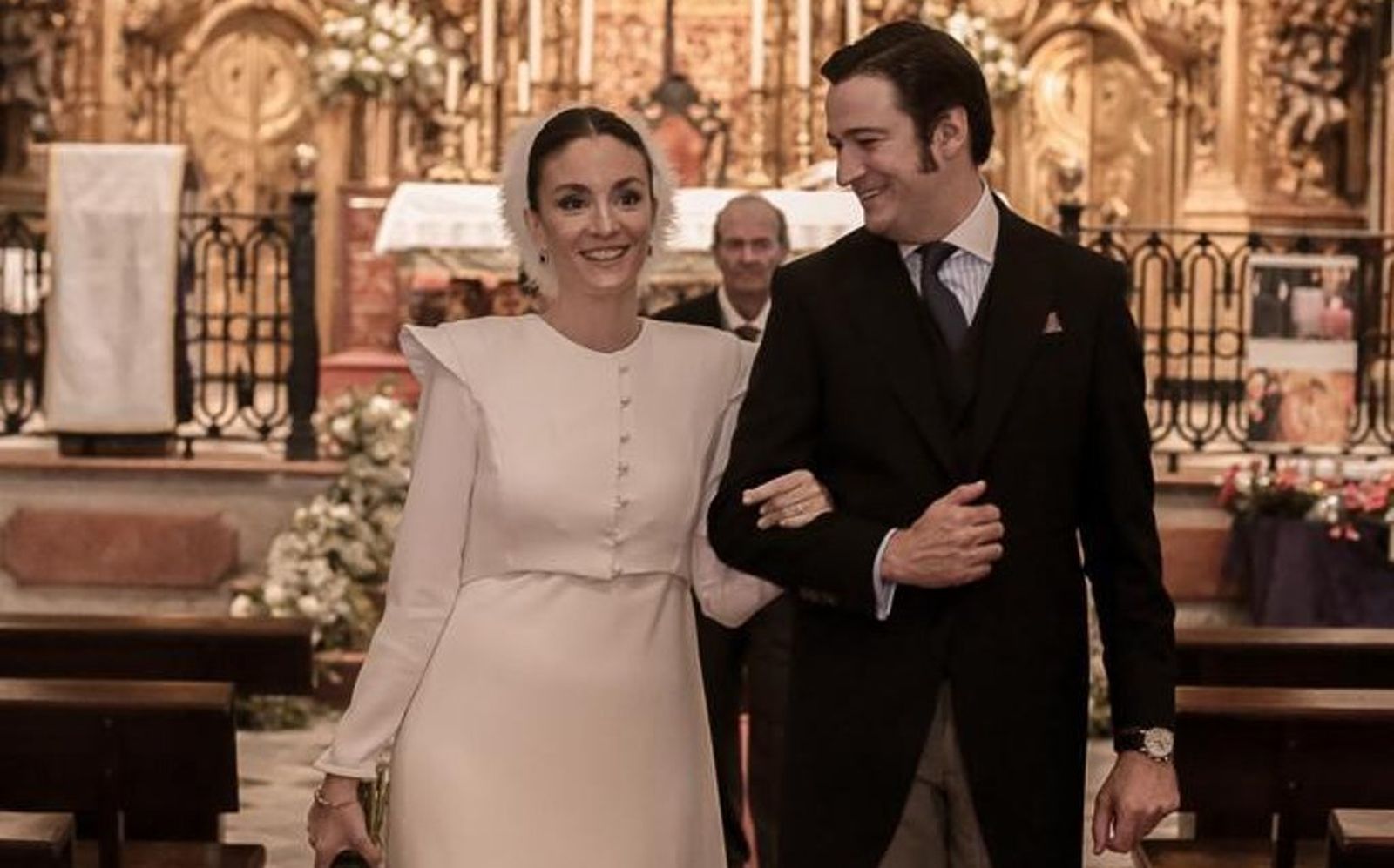 El matrimonio, tras finalizar la ceremonia religiosa.