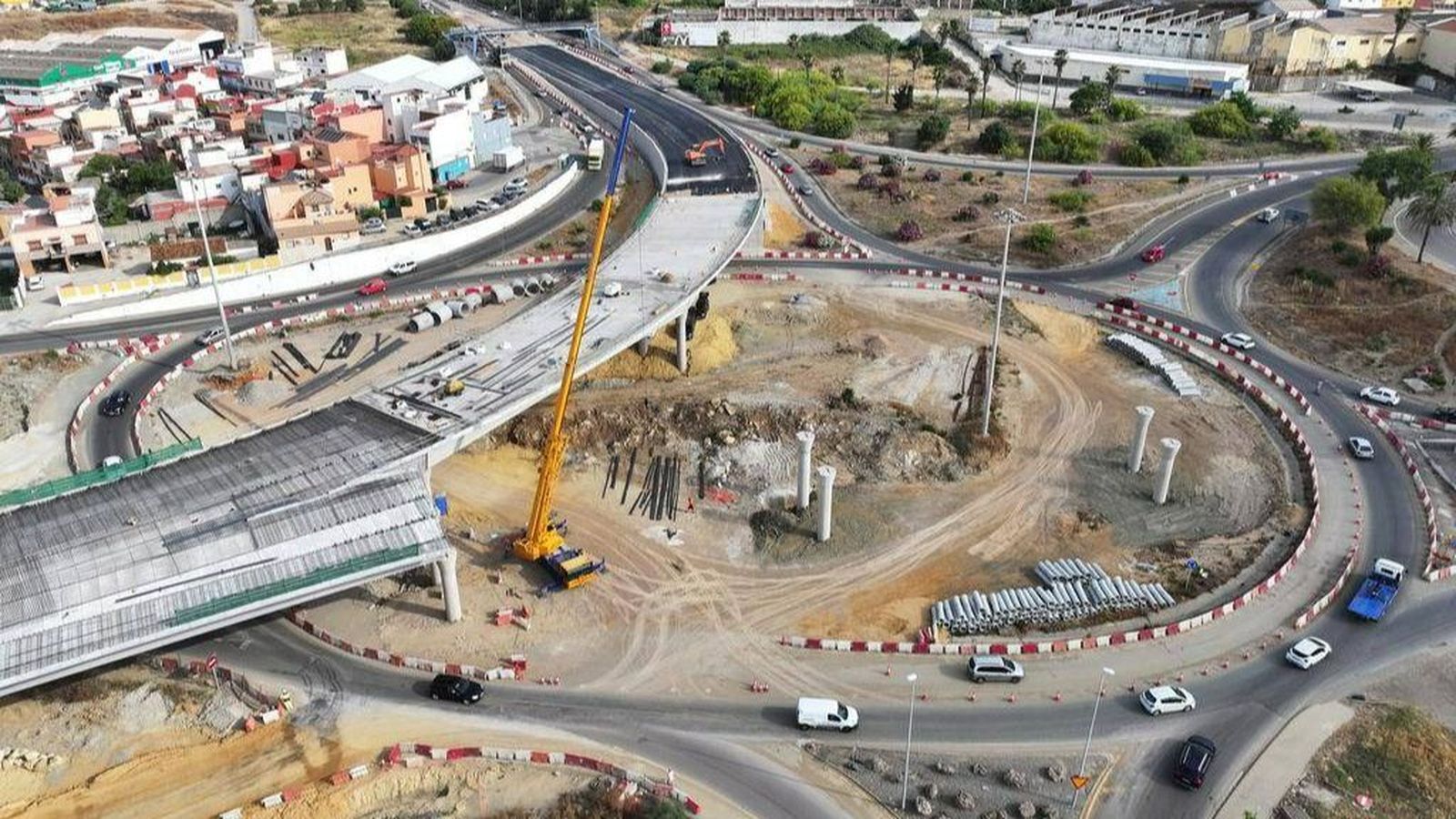 Vista panorámica del estado actual de las obras del Acceso Sur al Puerto de Algeciras, que el Gobierno sitúa en un 69,84% de ejecución a 17 de febrero.
