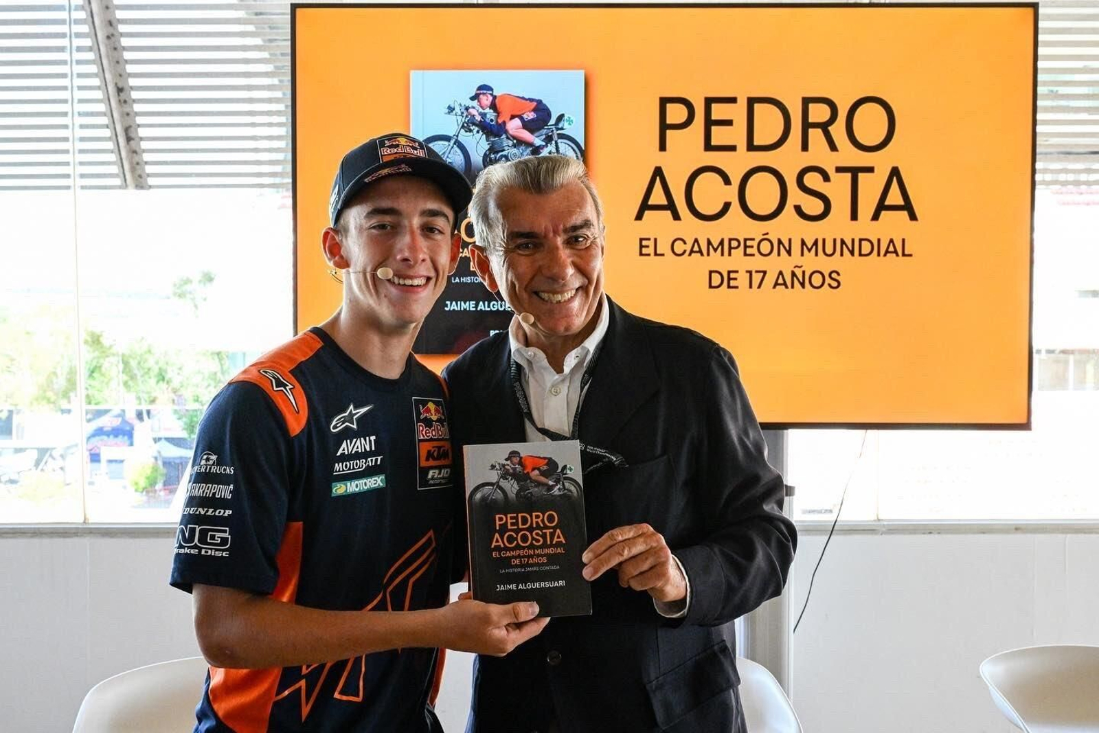 Pedro Acosta, junto a Jaime Alguersuari, autor de su precoz biografía.