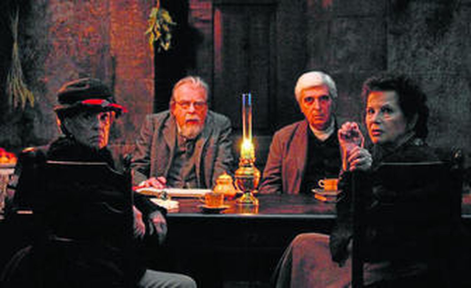 Los grandes actores, a la expectativa en la magistral 'Gebo et l'ombre' de Manoel de Oliveira.