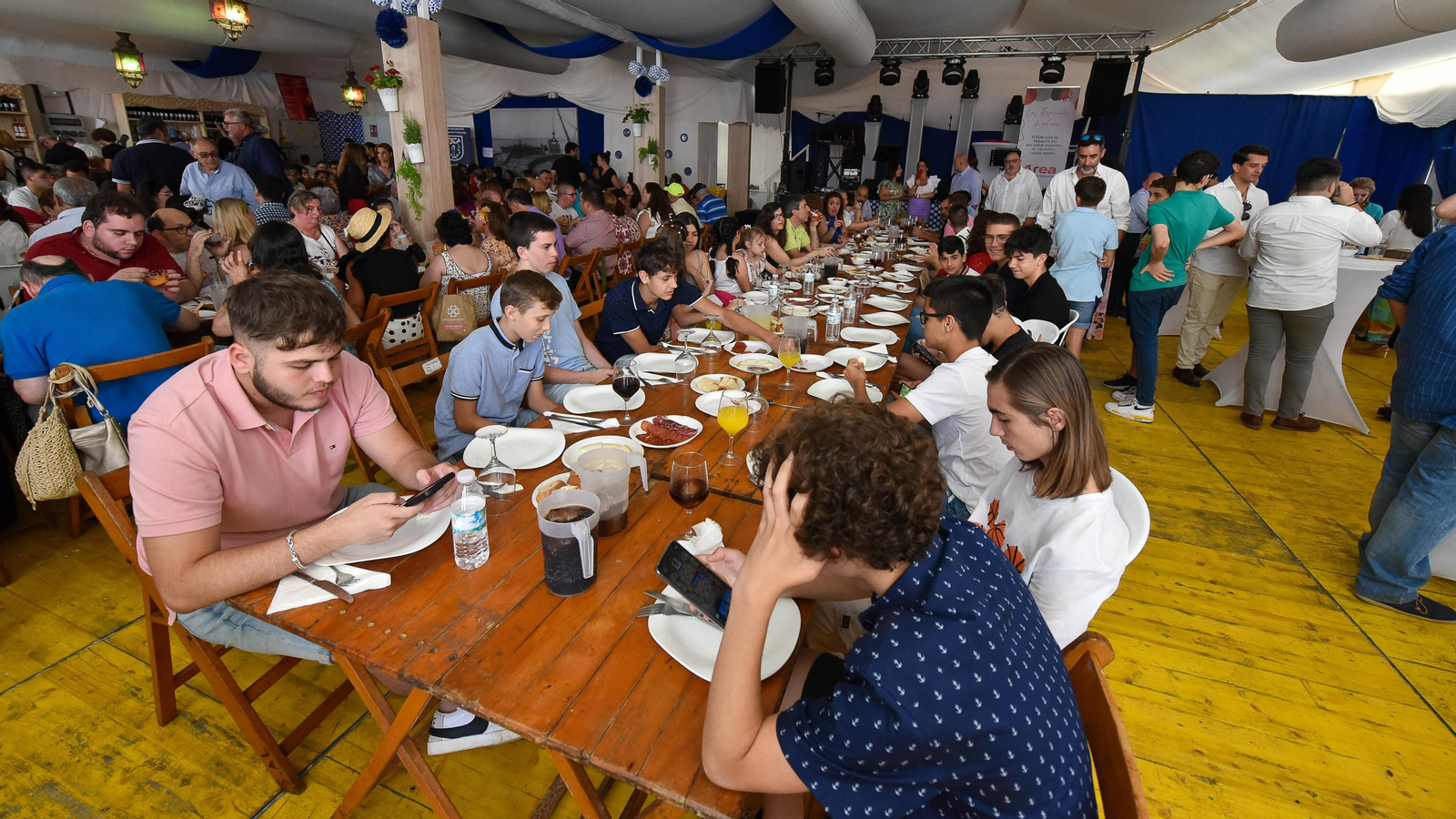 Fotos del ambiente en el jueves de la Feria Real de Algeciras