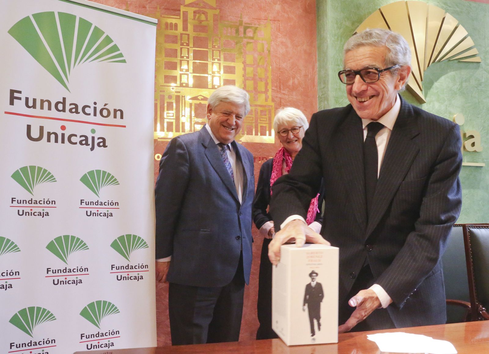 Braulio Medel junto a Natalia Jiménez y José García-Velasco, en la presentación de la publicación 'Alberto Jiménez Fraud. Epistolario 1905-1964'.