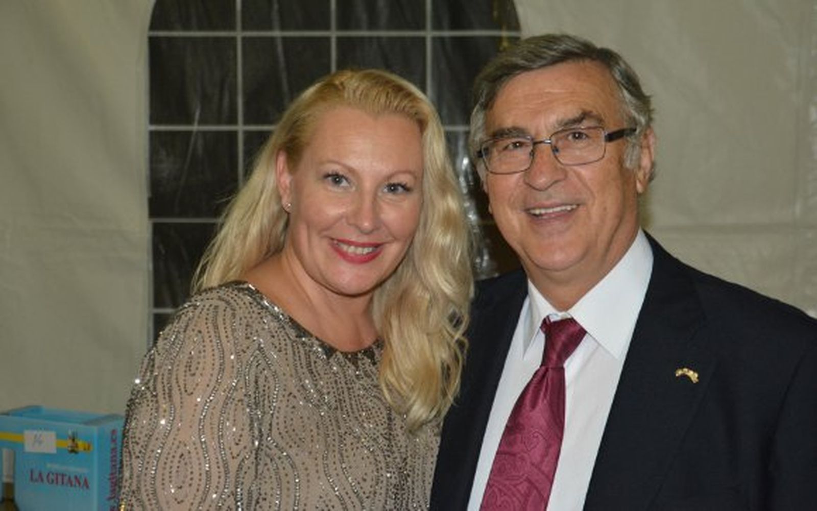 Mar Vázquez con el presidente de la Asociación, Paco Moya.

Foto: Ignacio Casas de Ciria