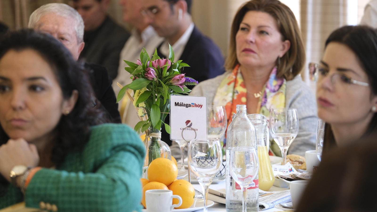 Desayuno coloquio de Grupo Joly y Cajasur, con la participación del ponente Enrique de los Ríos