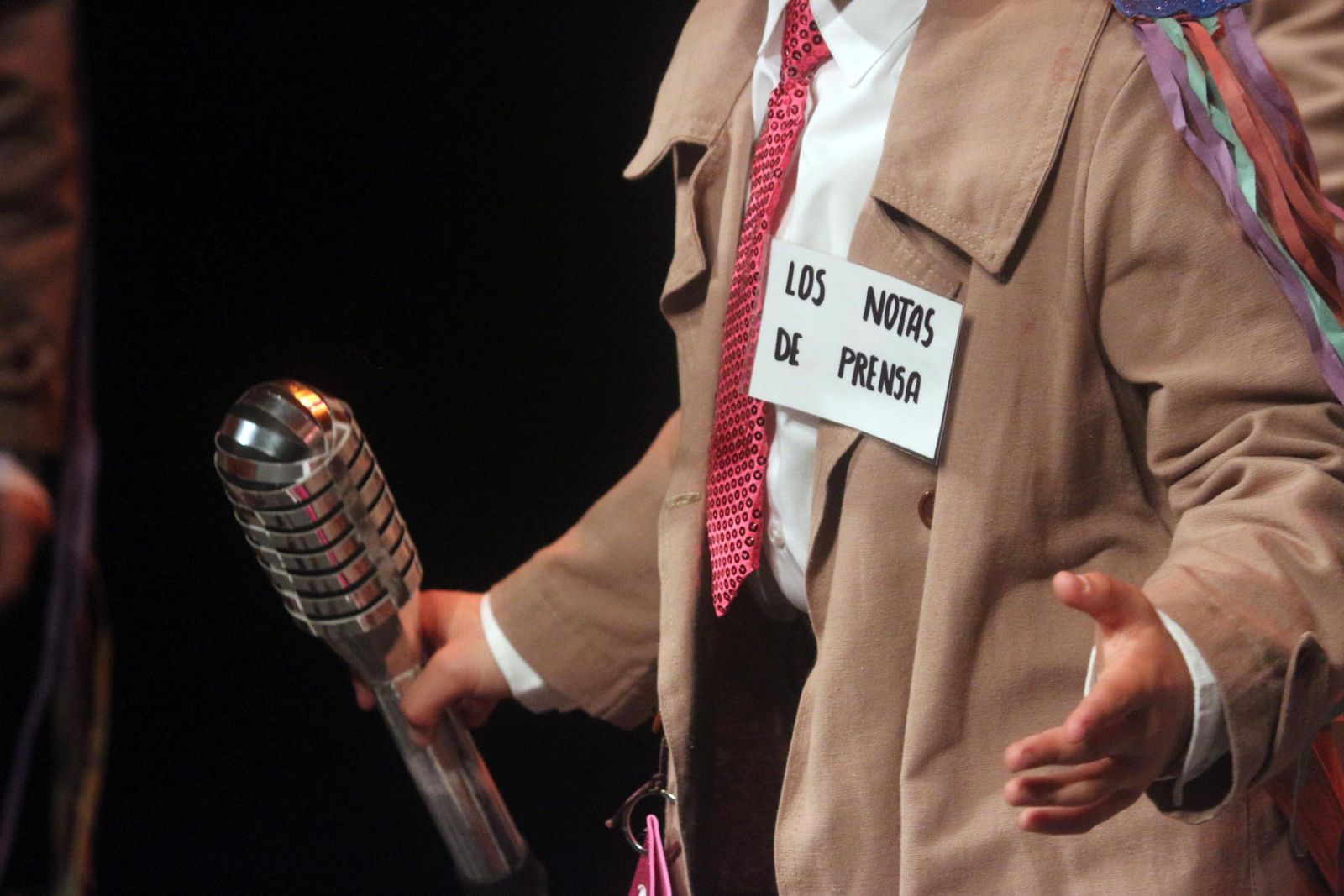 Comparsa infantil 'Los notas de prensa'