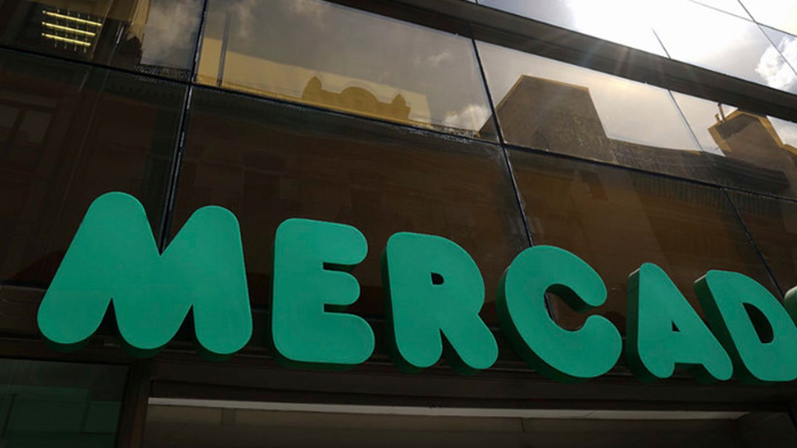 Entrada de una tienda de Mercadona.