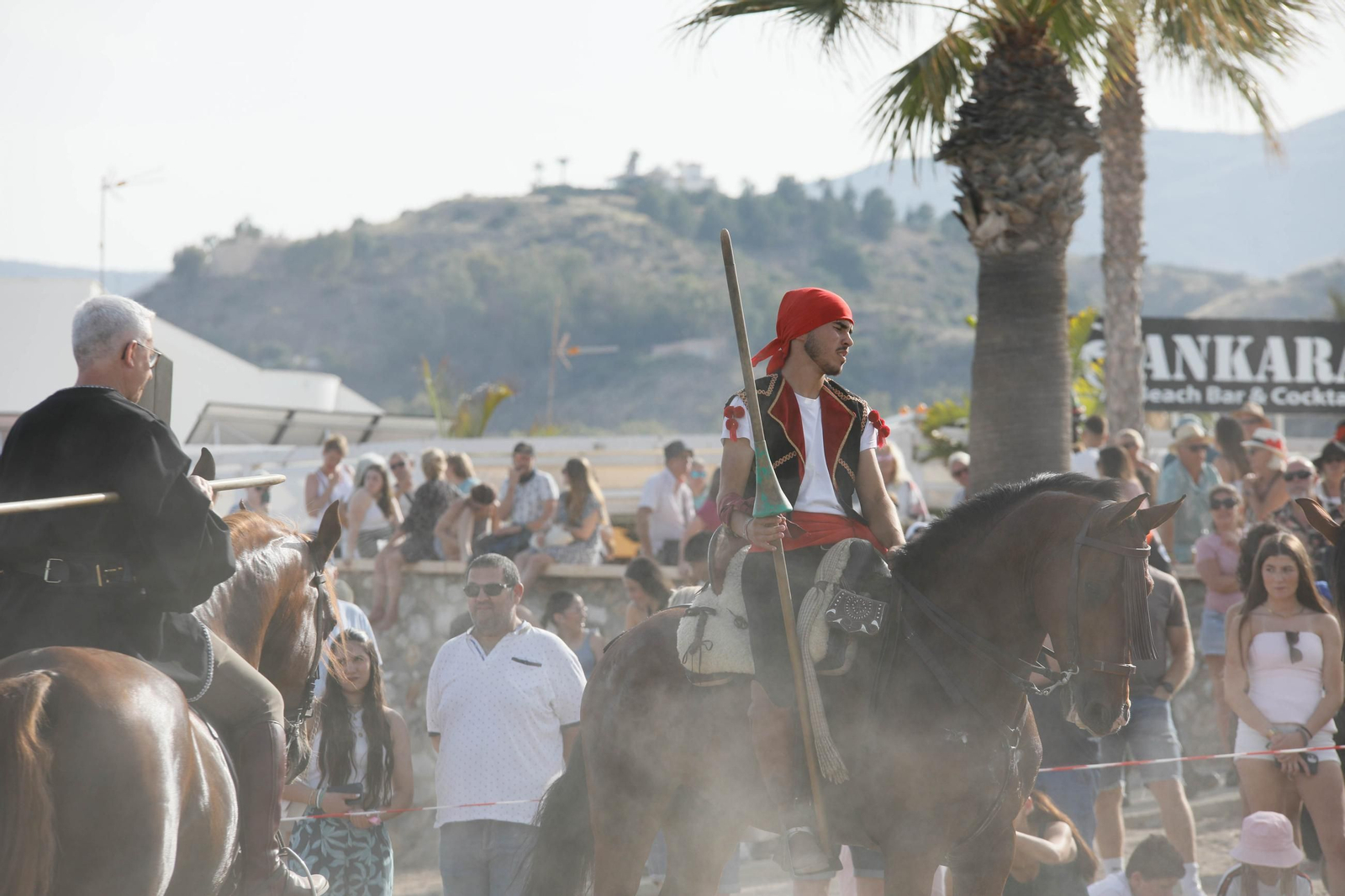 La carrera de cintas y la exhibición de caballos de los Moros y Cristianos de Mojácar, en imágenes