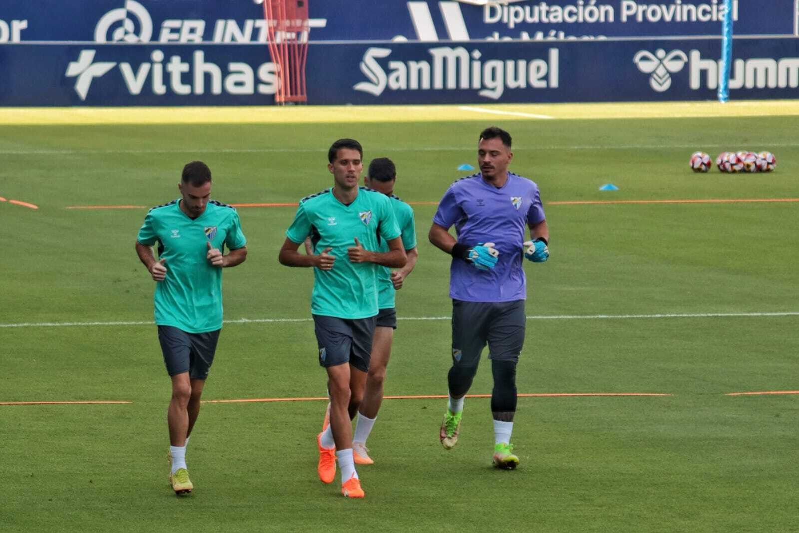 La sesión del Málaga CF antes de partir hacia Castellón, en imágenes