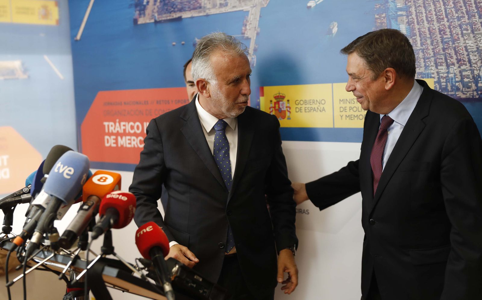 Fotos de la jornada sobre controles aduanerosen el Puerto de Algeciras