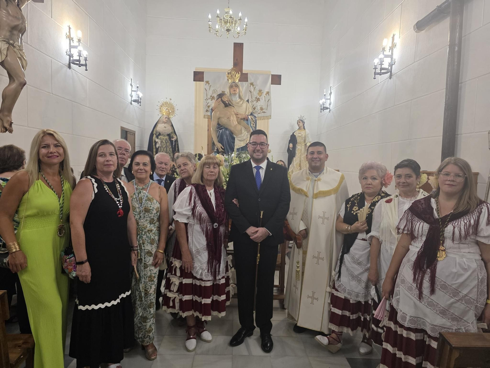 El alcalde ha participado en la procesión de la Virgen de las Angustias.