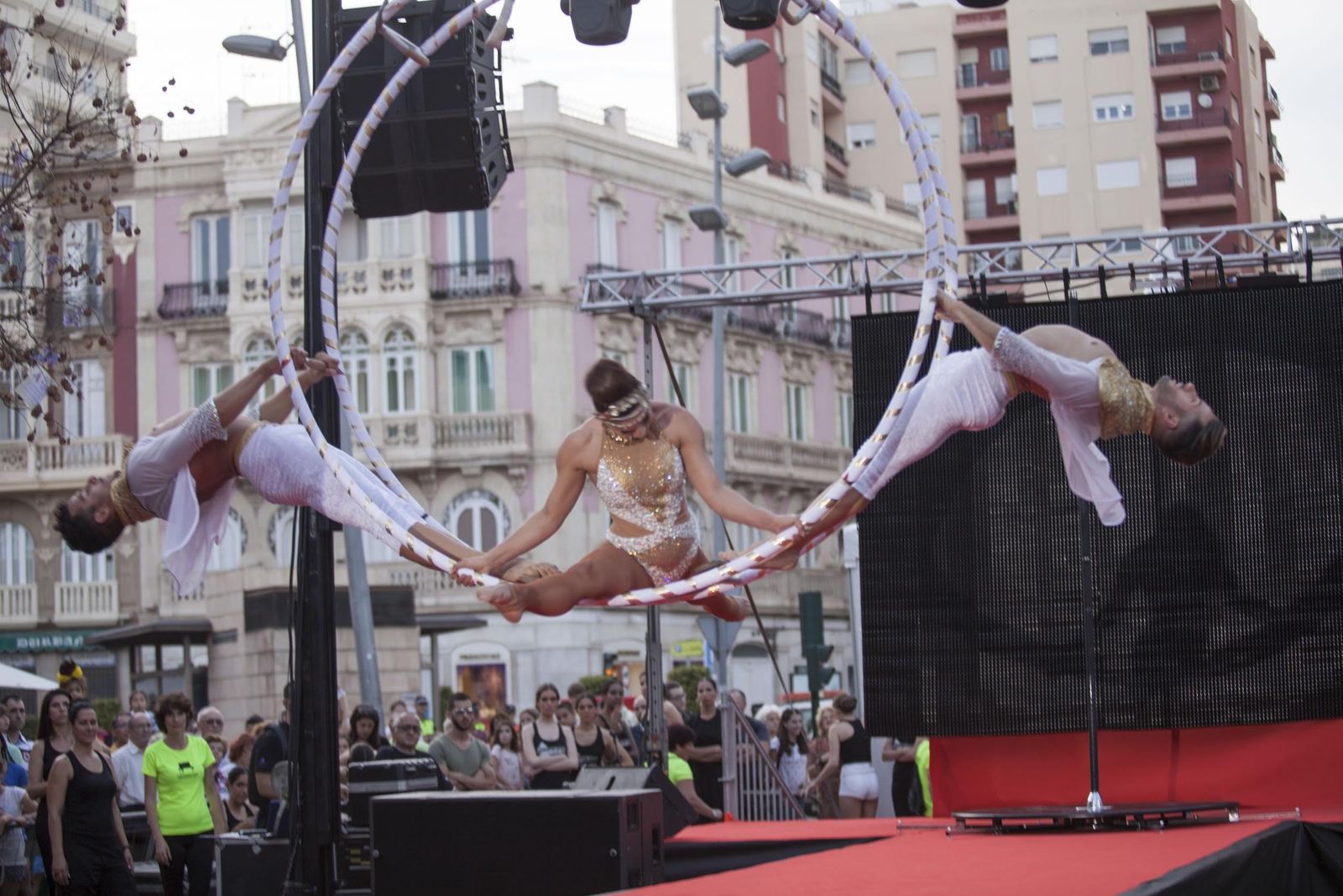 Uno de los espectáculos de 'La noche en blanco' del pasado año en el centro de Almería.