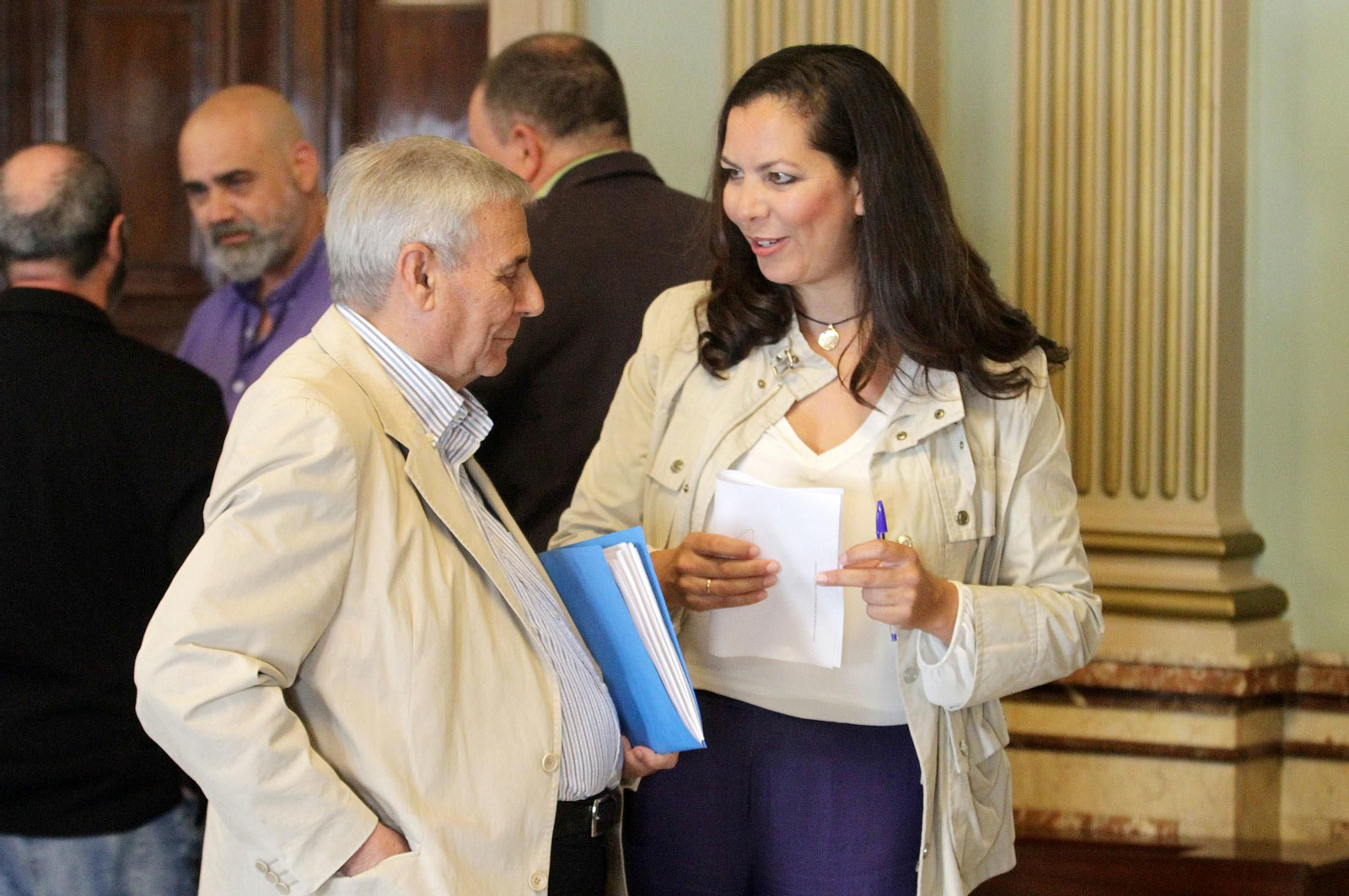 Imágenes de la Mesa de los Fosfoyesos celebrada en el ayuntamiento
