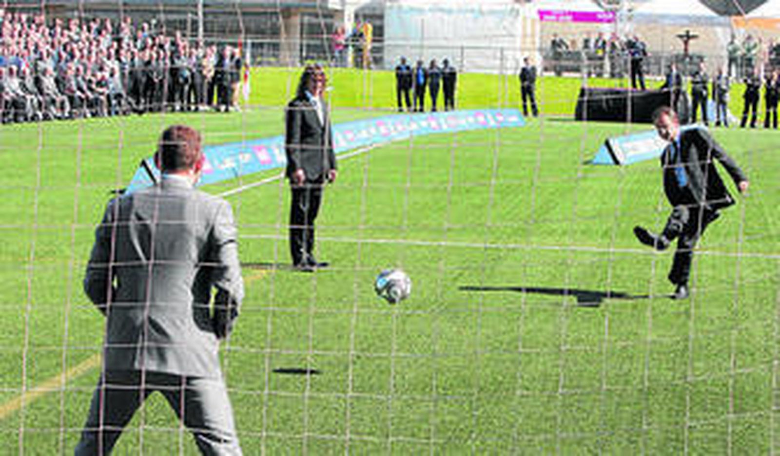 Zapatero le mete un gol a Casillas