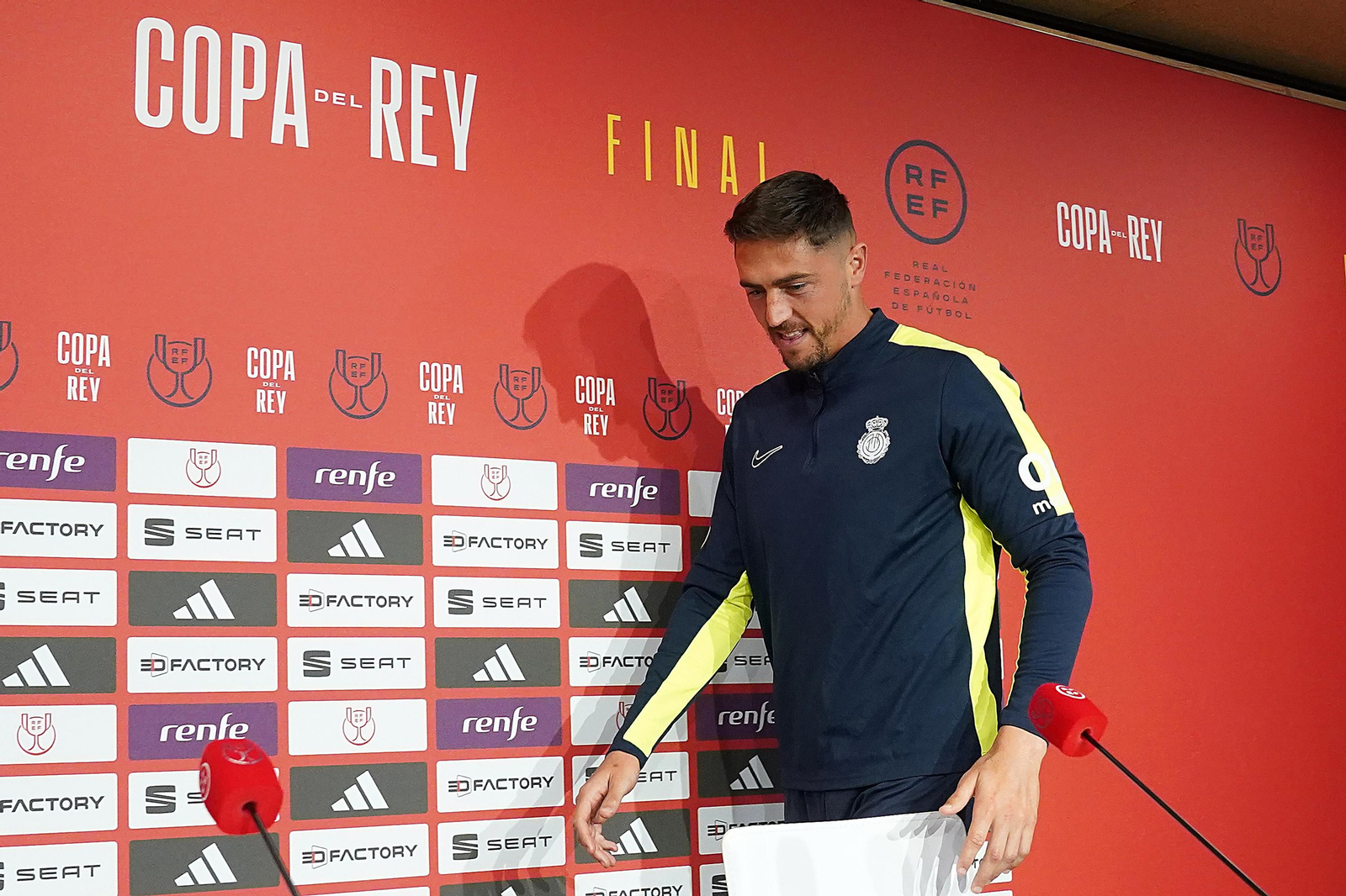 Imágenes del buen ambiente entre el Athletic y el Mallorca